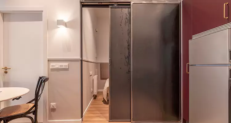 We Fix Closet Sliding Door in Largo, FL 