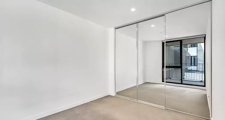 Why Homeowners Choose Us for Sliding Mirror Door Replacement in Largo, FL