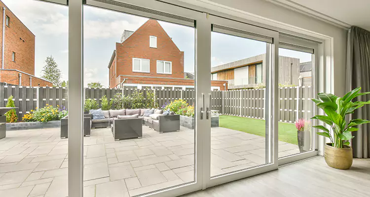 Best Sliding Screen Door Replacement Company in Largo, FL